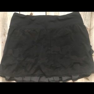 Lululemon Camo skirt size 4
